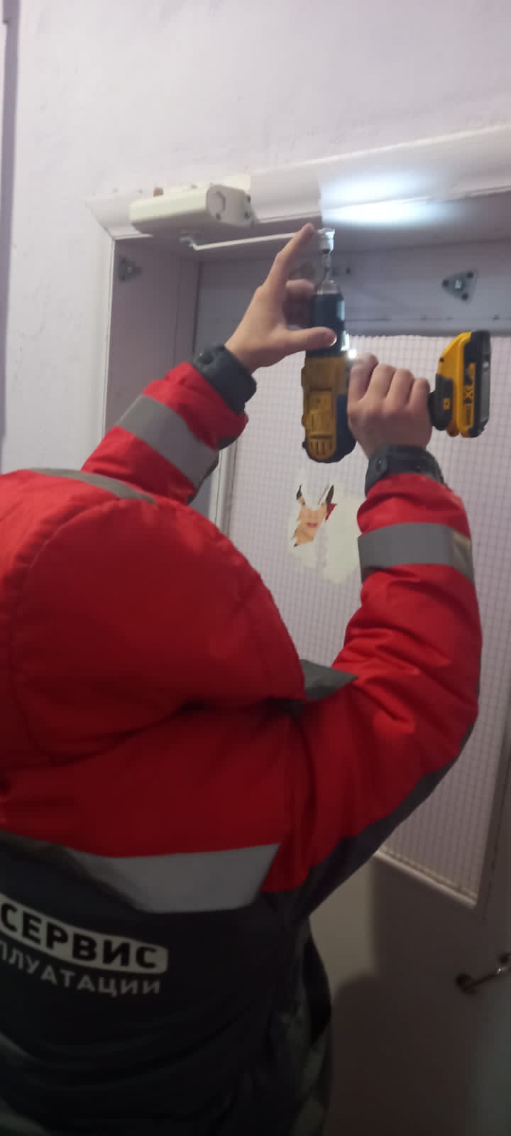 Ремонт доводчиков