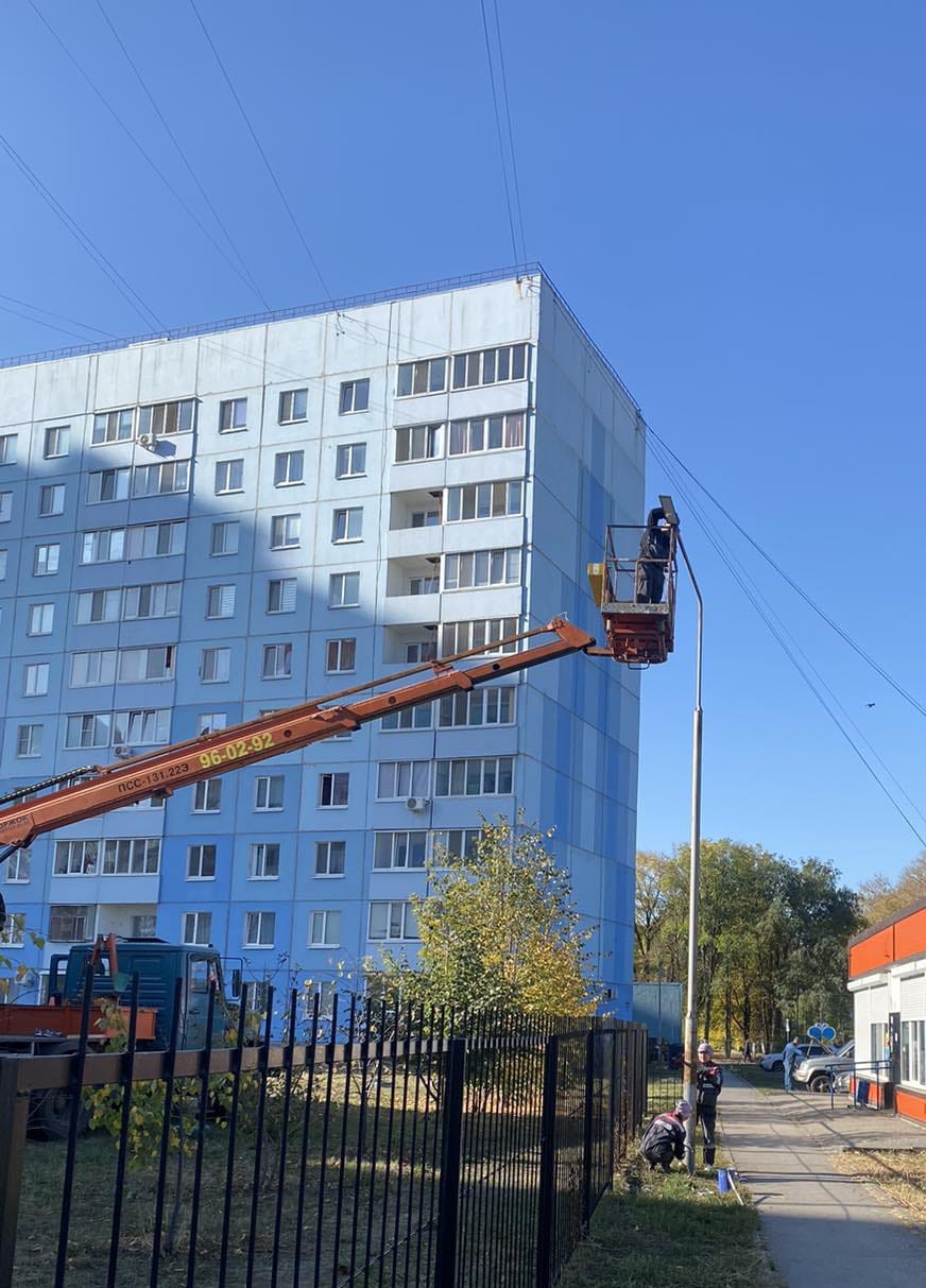 Покраска столбов уличного освещения