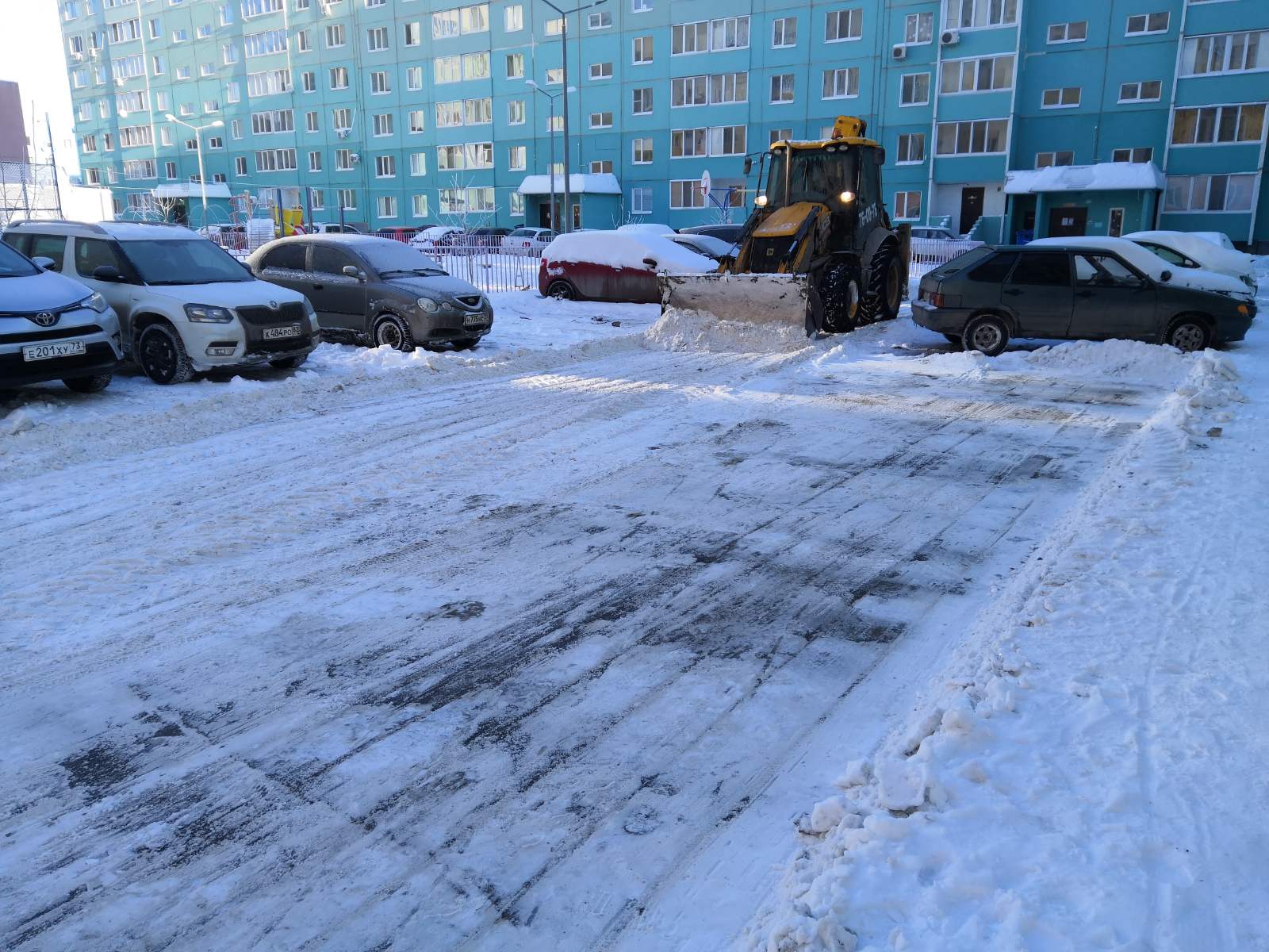 Уборка снега спецтранспортом