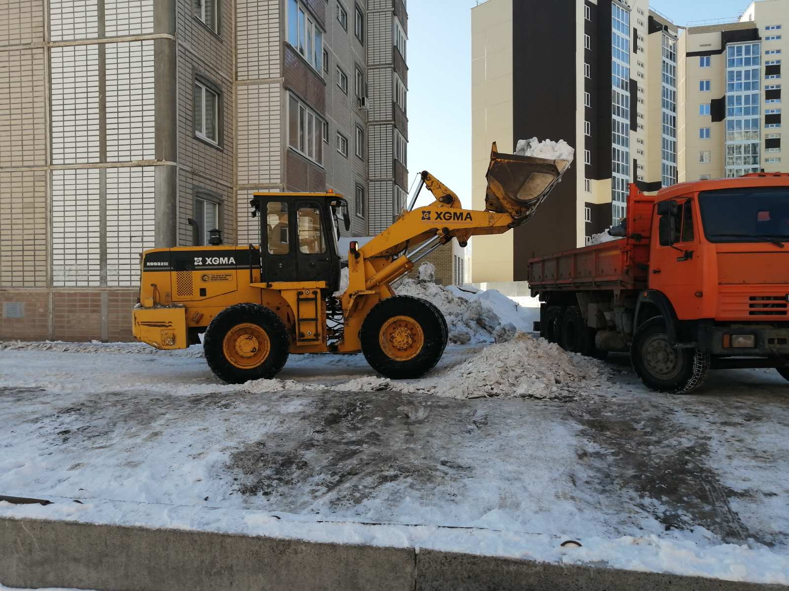 Уборка с вывозом снега