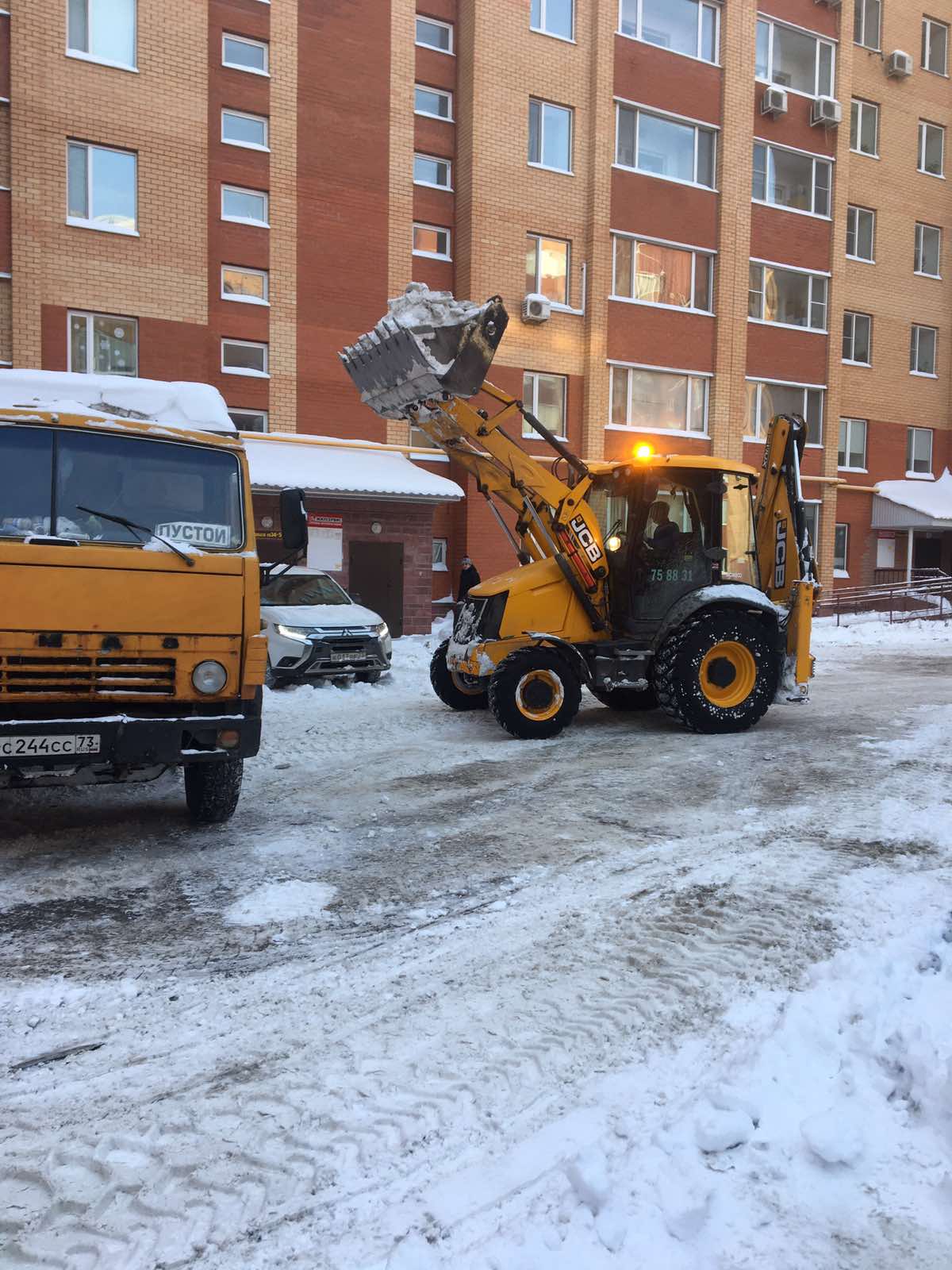 Уборка с вывозом снега