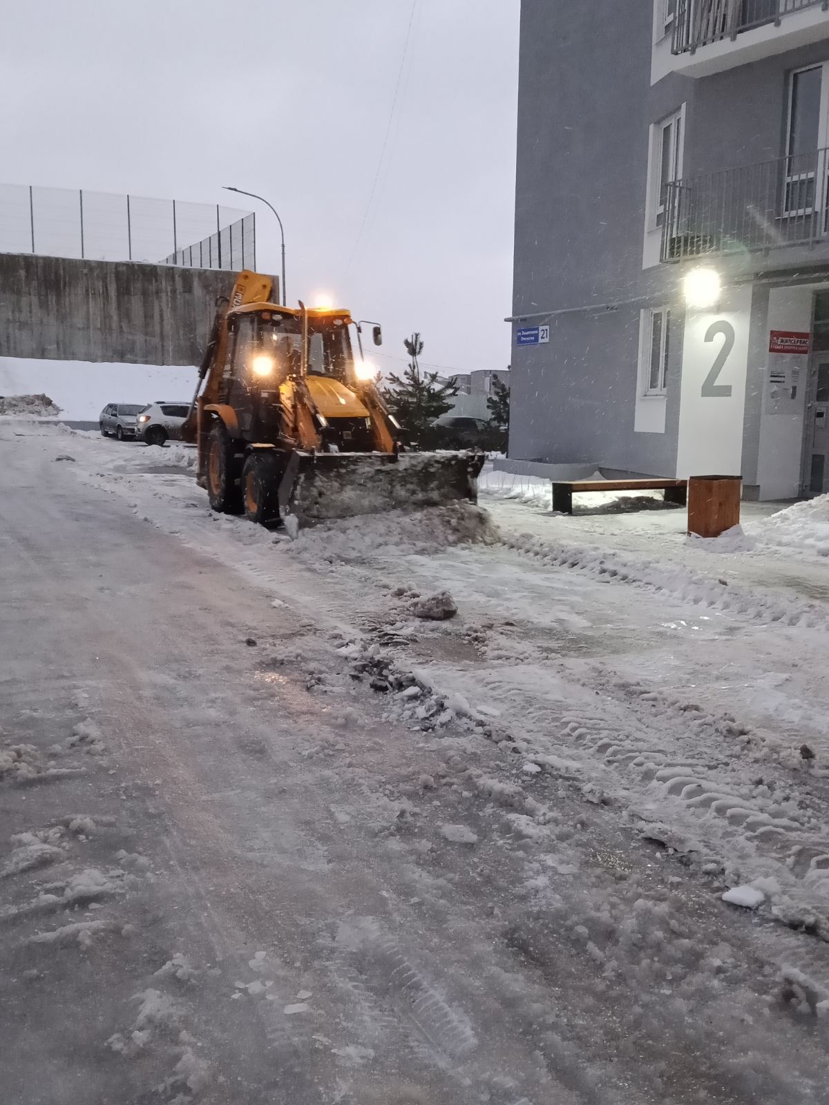 Уборка снега спецтранспортом