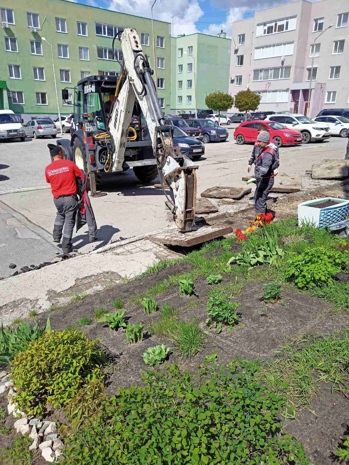 Масштабные работы по замене тротуара