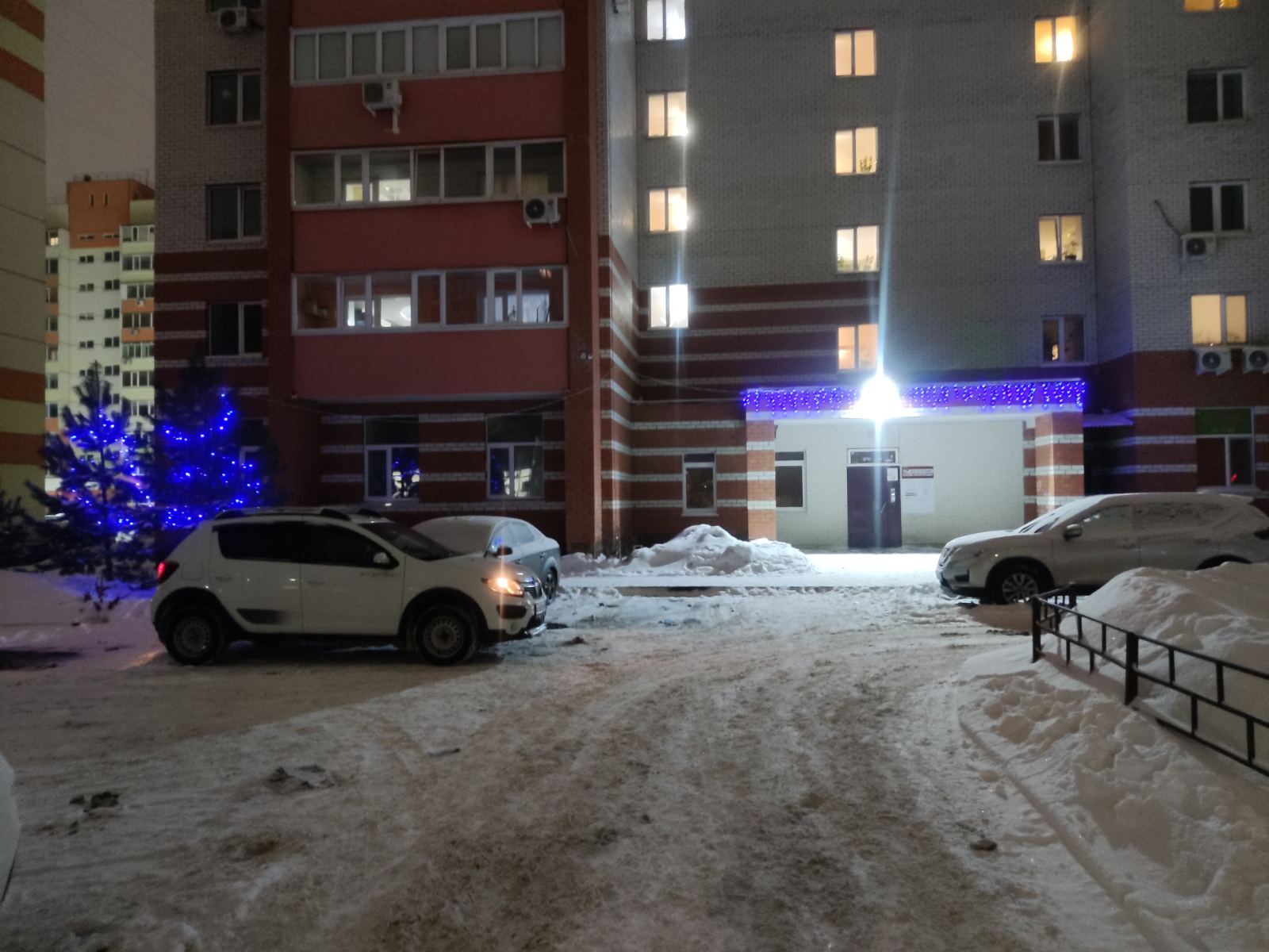 Украшение двора