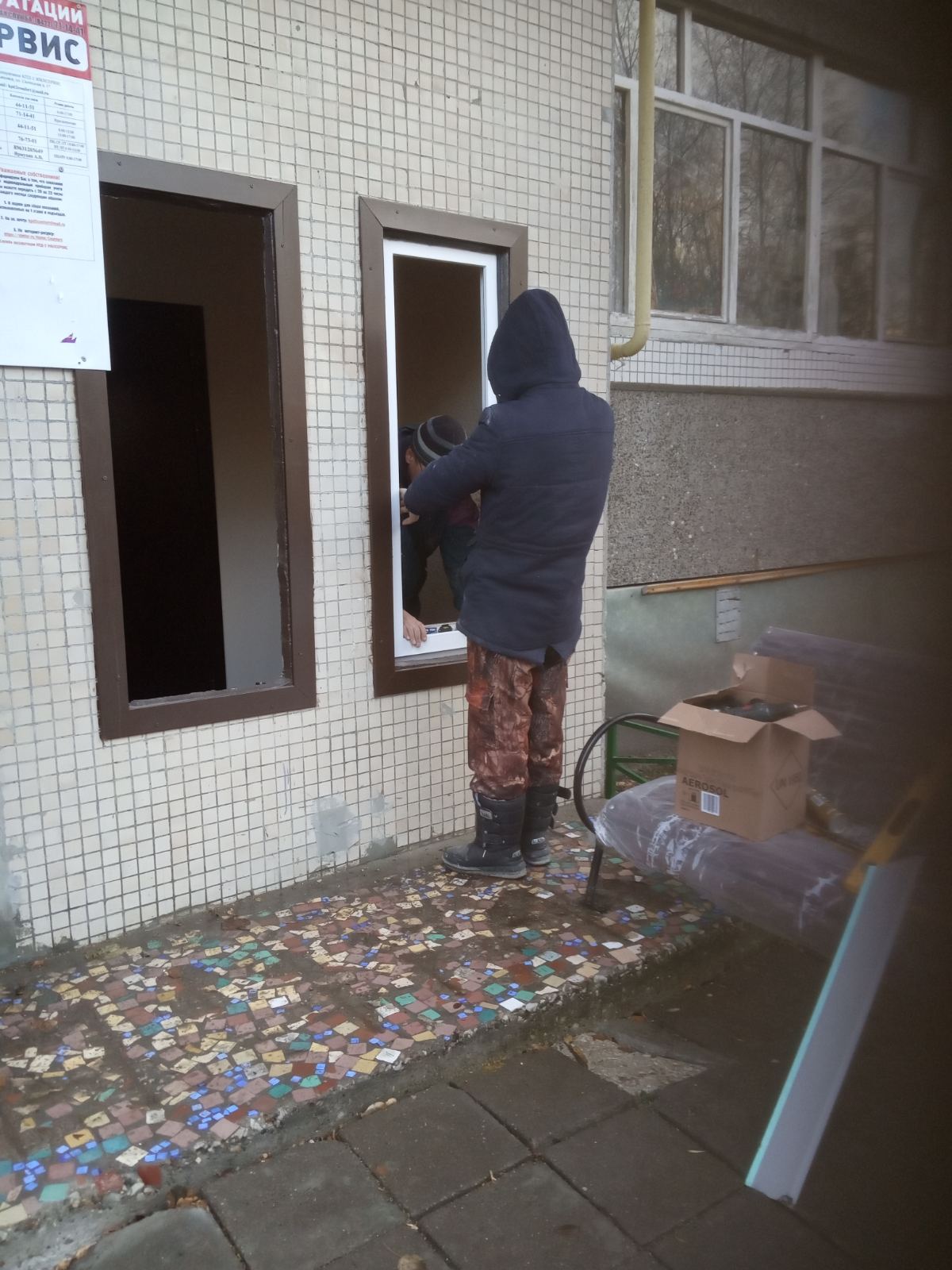 Замена окон входов в подъезды